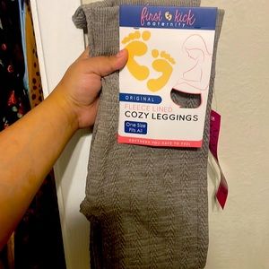 Maternity leggings 💕🥰 one size fits all ..